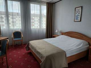 Гостиница Стойлянка Старый Оскол Номер стандарт с 1 двуспальной кроватью-1